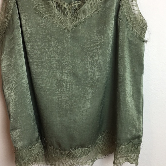 Lulu’s - Picture 4 of 8